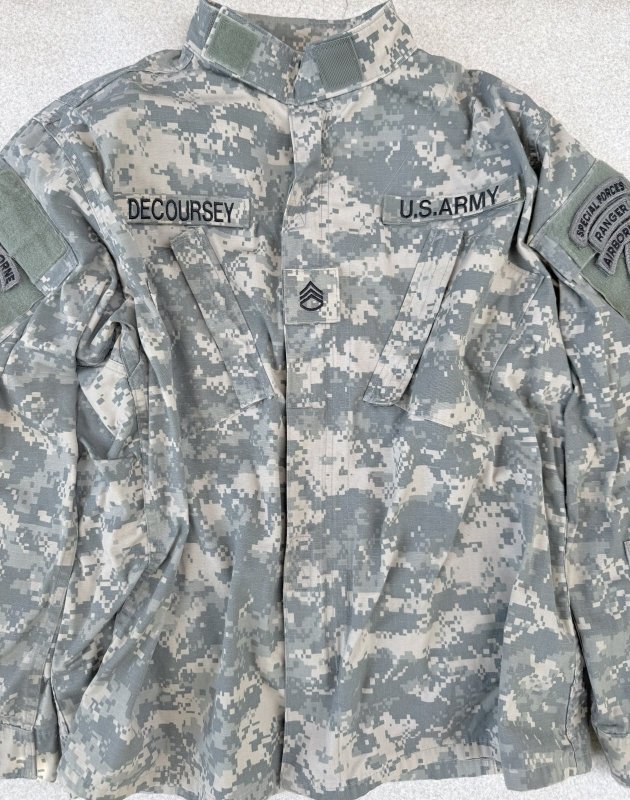 画像2: 米陸軍実物 US ARMY ACU　ジャケット　M-R 陸軍 特殊部隊 ワッペン付き (2)