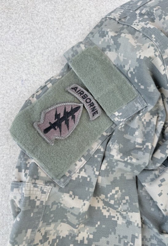 画像3: 米陸軍実物 US ARMY ACU　ジャケット　M-R 陸軍 特殊部隊 ワッペン付き (3)