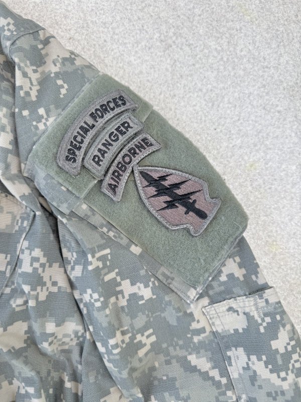 画像6: 米陸軍実物 US ARMY ACU　ジャケット　M-R 陸軍 特殊部隊 ワッペン付き (6)