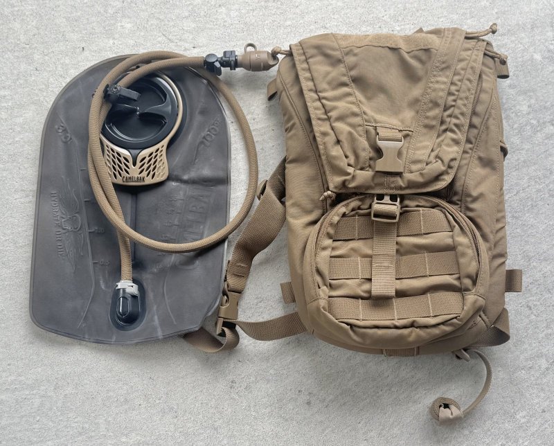 画像4: 希少‼︎ 海兵隊実物 FILBE EAGLE ハイドレーション キャリア コヨーテ 100oz (4)