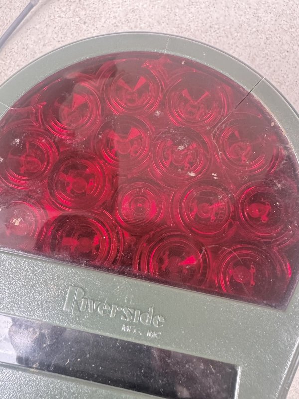 画像2: 米軍実物 ハマー ハンビー M998 M151A2 M800 M35A2 コンポジェット テール　LED ランプ (2)