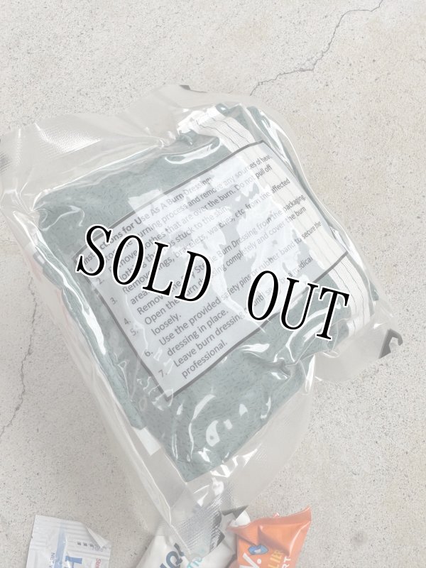 画像2: 米軍実物  トラウマキット セット (2)