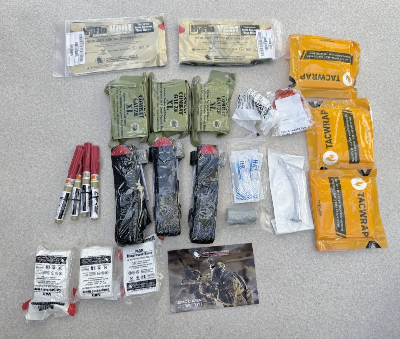 画像2: 米軍実物 USMC Combat Lifesaver Kit NORTH AMERICAN RESCUE (2)