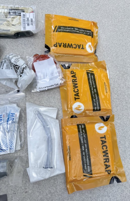 画像6: 米軍実物 USMC Combat Lifesaver Kit NORTH AMERICAN RESCUE (6)