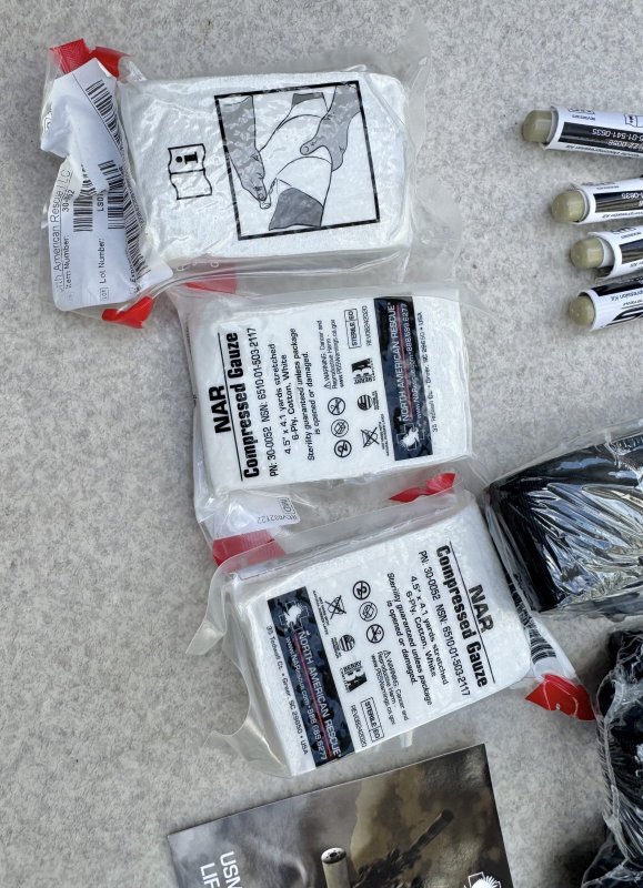 画像8: 米軍実物 USMC Combat Lifesaver Kit NORTH AMERICAN RESCUE (8)