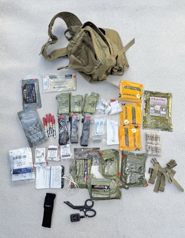 画像1: 米軍実物 USMC Combat Lifesaver Kit NORTH AMERICAN RESCUE (1)