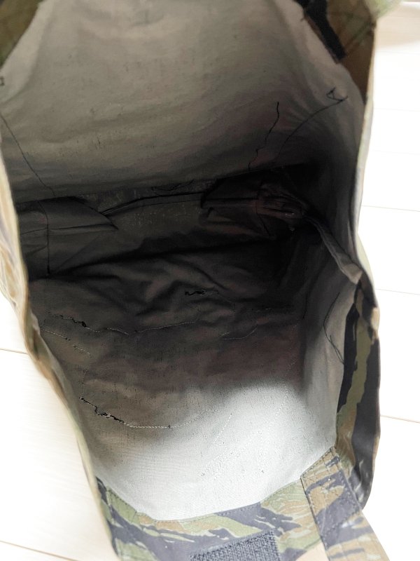 画像4: 米軍 タイガーストライプトートバッグ OKINAWA ヴィンテージシーサーワッペン (4)