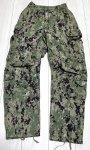 画像1: 米軍実物,US NAVY,　AOR2　NUW　迷彩パンツ　TYPEIII　29-SHORT (1)