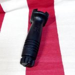 画像1: 米軍実物 KNIGHTS ARMAMENT ライフルグリップ    (1)