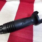 画像2: 米軍実物 KNIGHTS ARMAMENT ライフルグリップ    (2)