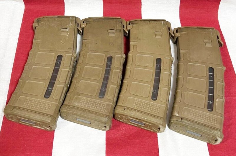 画像1: 米軍実物 MAGPUL PMAG 30 GEN M3 AR-15/M4/M16 30連マガジン   WINDOW 両窓 30rd マグ 5.56mm コヨーテタン 4個セット  (1)