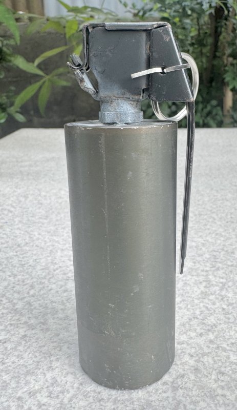 画像1: 米軍実物 ９BANG フラッシュグレネード  (1)