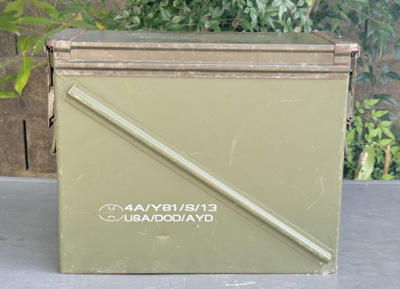 画像1: 米軍実物 弾薬ケース　40mm Ammo Box (1)