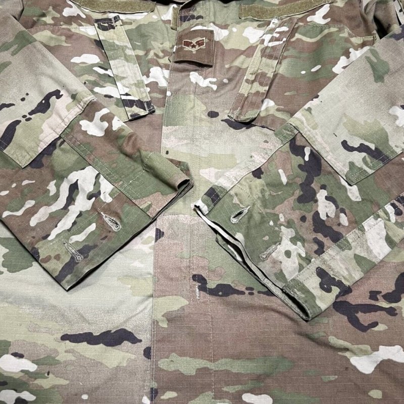 画像2: 米軍実物 スコーピオン マルチカム　ジャケット　MEDIUM-LONG (2)