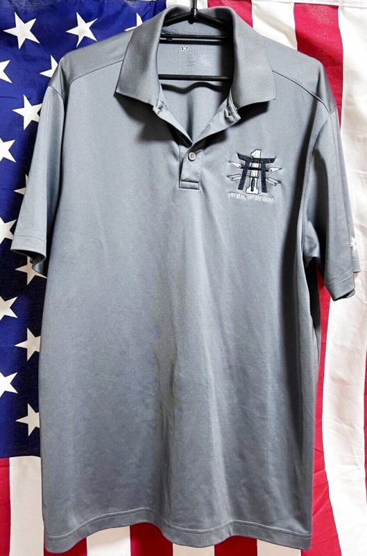 画像1: 米軍放出品　1ST BN,!ST SFG(A)　ポロシャツ　アンダーアーマー (1)