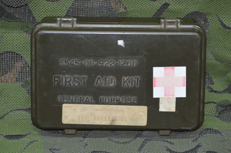 米軍実物　ファーストエイドキットセット　BOX