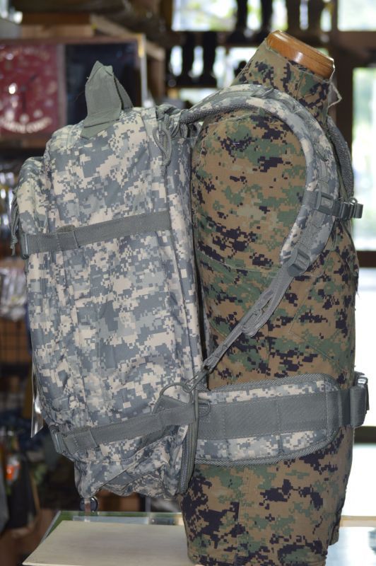 米軍放出品 実物 ACU 大型リュックサック リュック袋 レスキュー