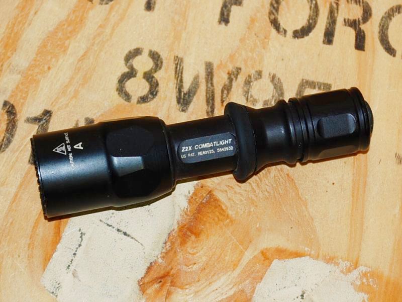 米軍放出品 SUREFIRE Z2X コンバットライト タクティカル.ストロボ