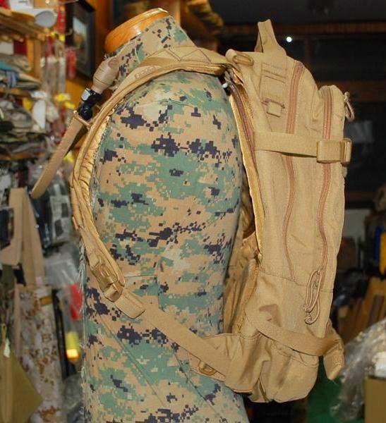 米軍放出品 キャメルバック MULEミリタリー ハイドレーションパック