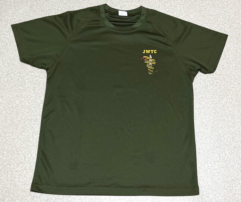 画像1: 海兵隊実物　ジャングル ウォーフェア  トレーニングセンター　Tシャツ　MEDIUM (1)