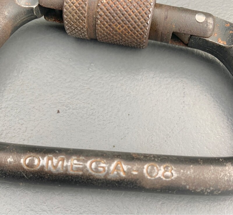 米軍実物 OMEGA オメガパシフィック ロック付きカラビナ