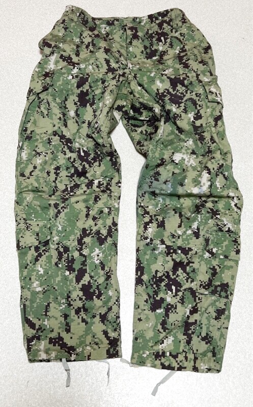 米軍実物,US NAVY,　AOR2　NUW　迷彩パンツ　TYPEIII　33-SHORT