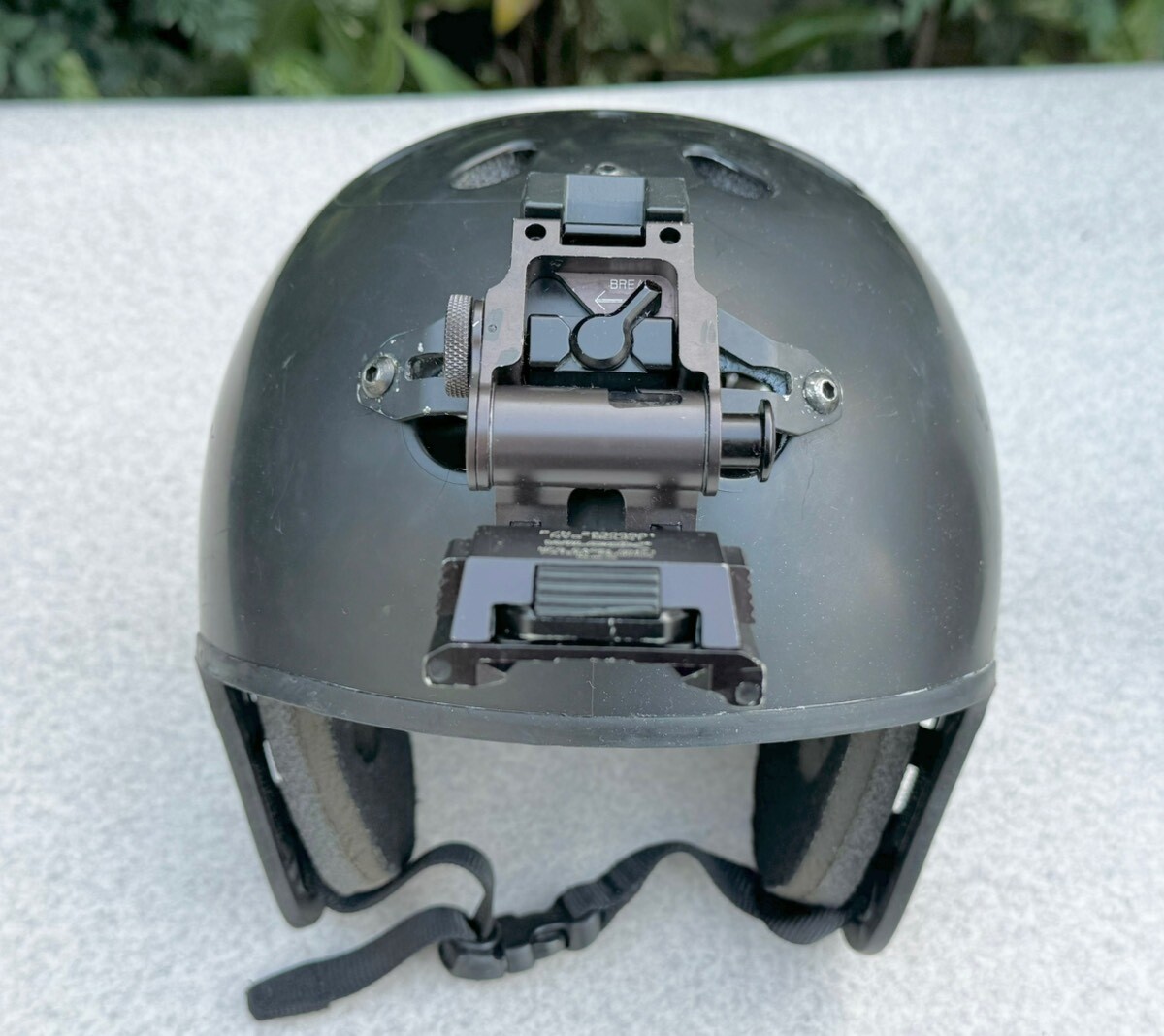 画像1: 米軍実物 navy seal protec レスキュー ヘルメット  WILCOX L2G05 NVG マウント　M  (1)
