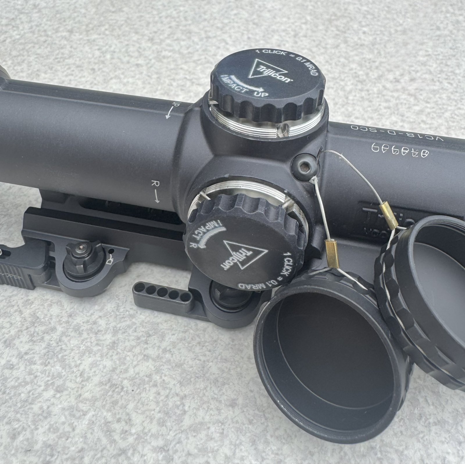 米軍実物 Trijicon USMC SCO VCOG 1-8x28mm Red MRAD Tree Reticle